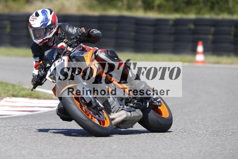 Archiv-2025/48 25.08.2025 Cornu Master School ADR/rot-rouge/119